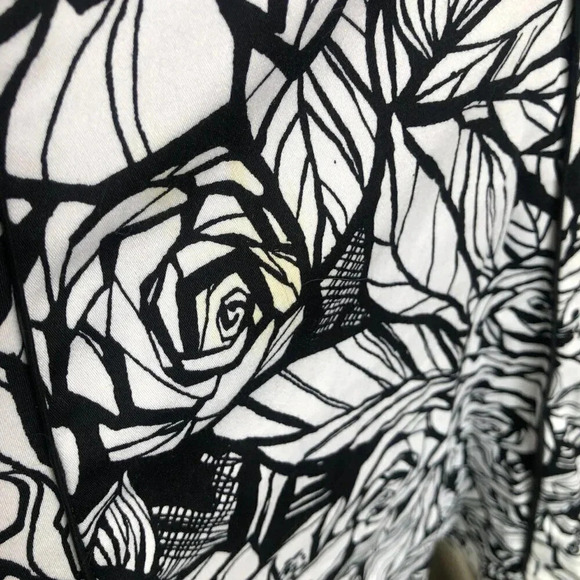 R & K Originals Black and White Floral Print Strappy Sundress Size 16 - Picture 3 of 7